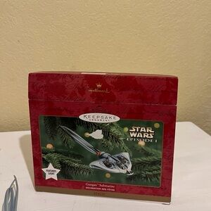 STAR WARS ORNAMENTS
Gunman Submarine, Jar Jar Binks,
Battle of Naboo